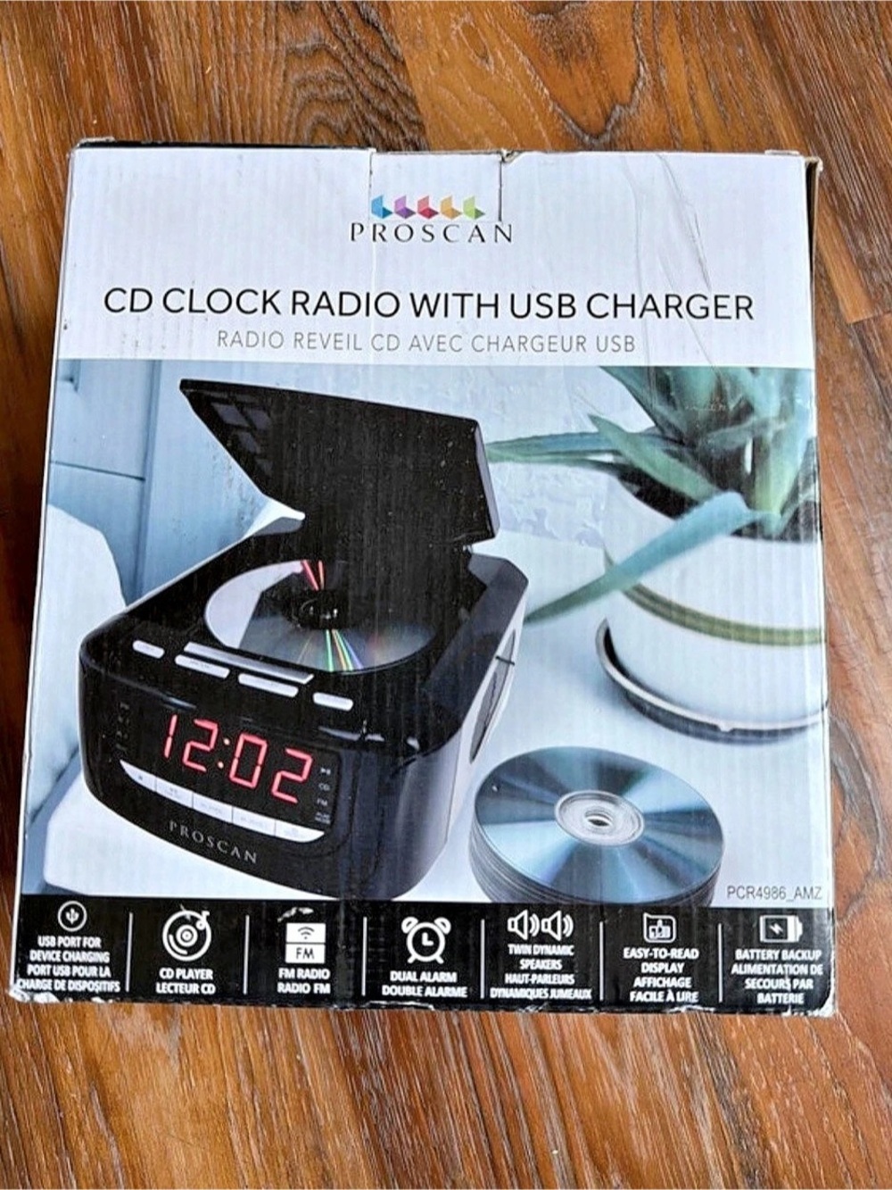 Proscan CD Clock Radio with USB Charger